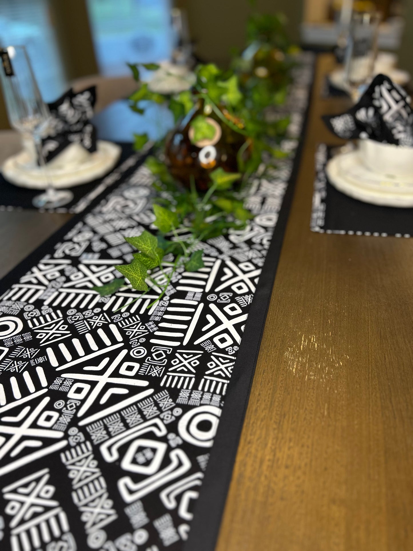 Vanguard Tableware Set