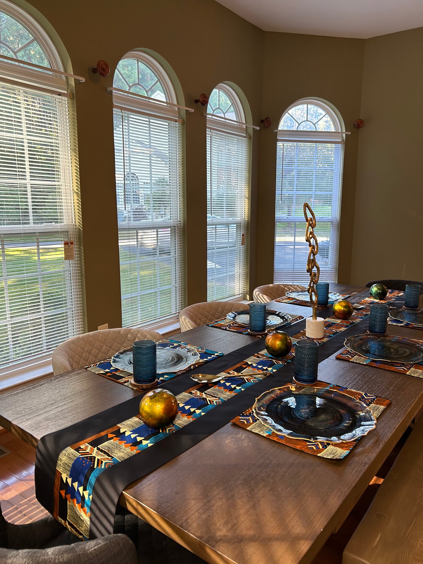 Volta Table Runner